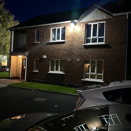 Roseville Courts Newbridge  Eksteriør billede